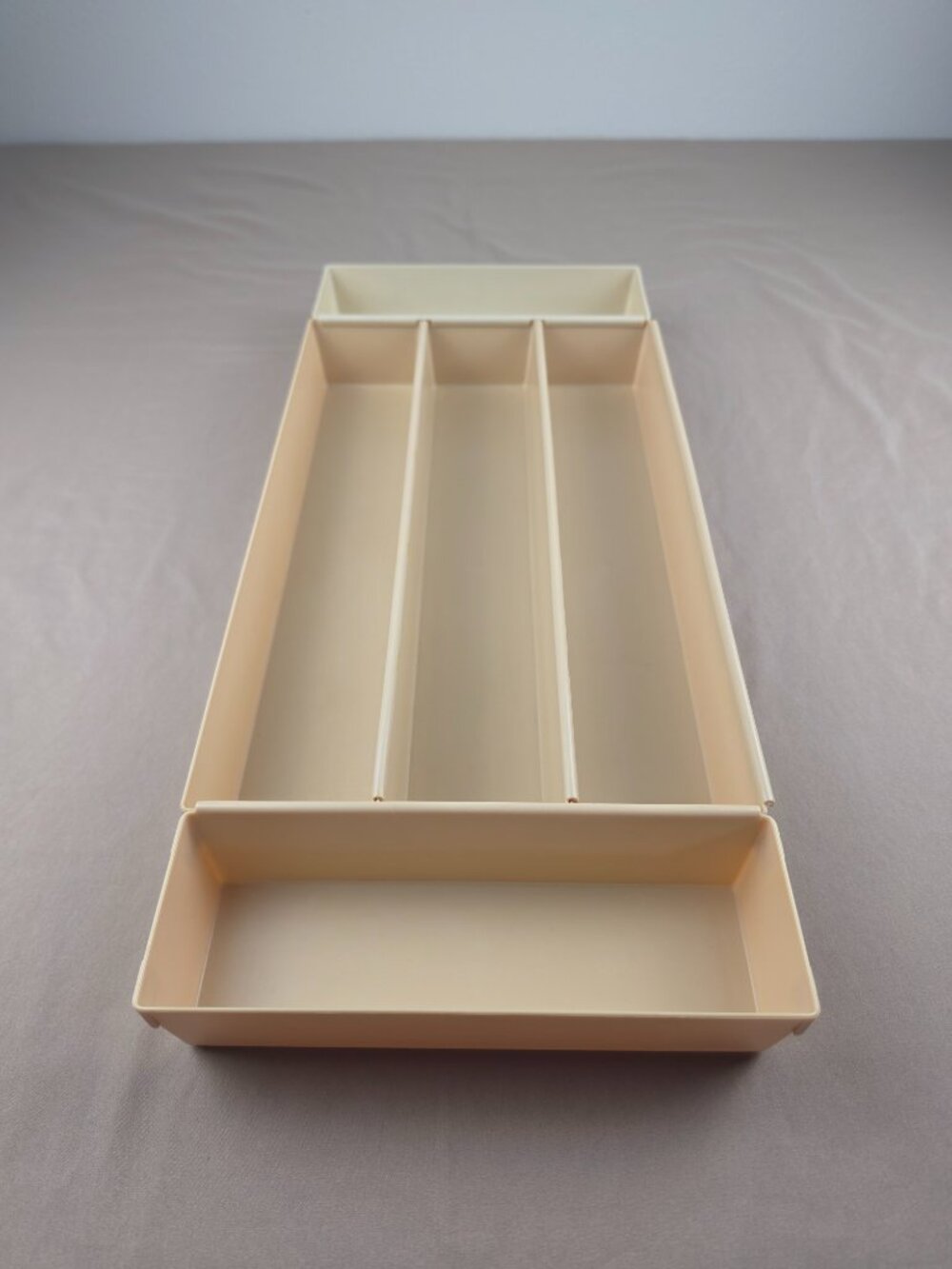 Vtg Rubbermaid Interlocking Drawer Organizers Bins Inserts Rectangle Lot of 5